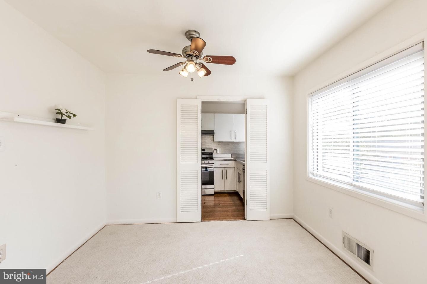 10650 Weymouth Street #201 photo 31