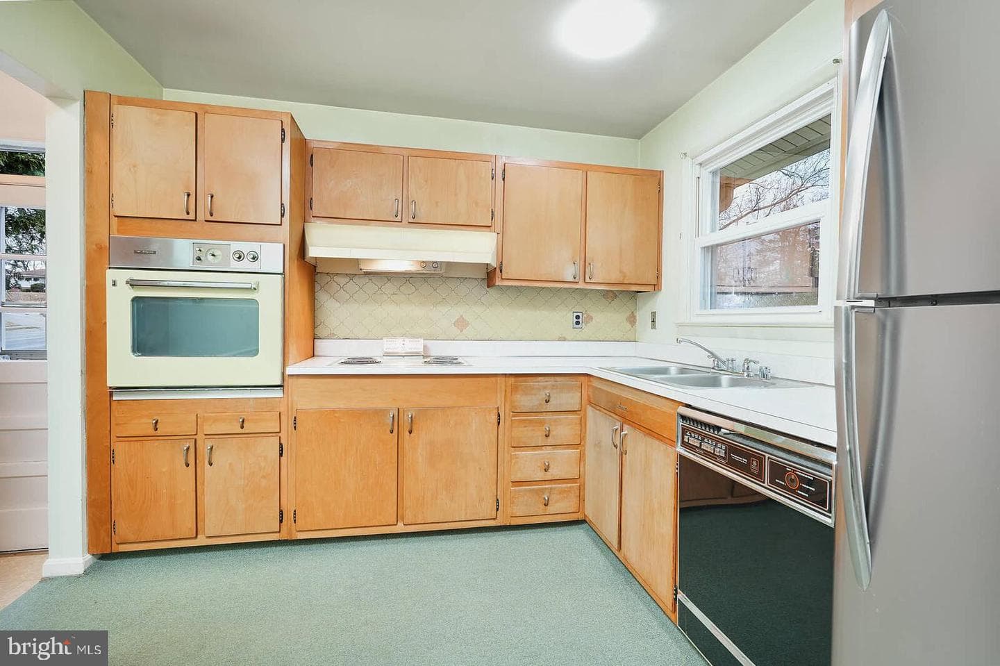 9403 Avenel Road photo 7