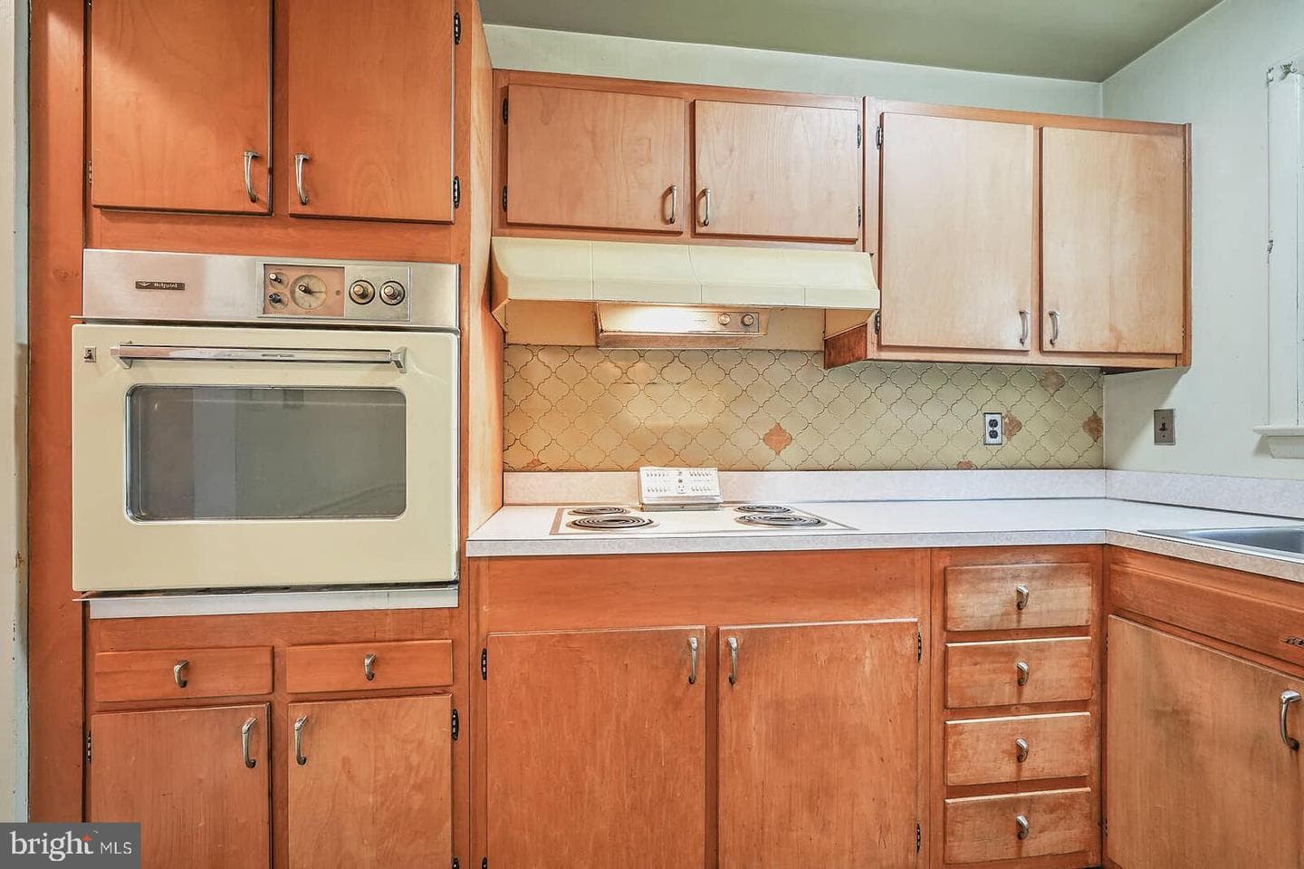 9403 Avenel Road photo 9
