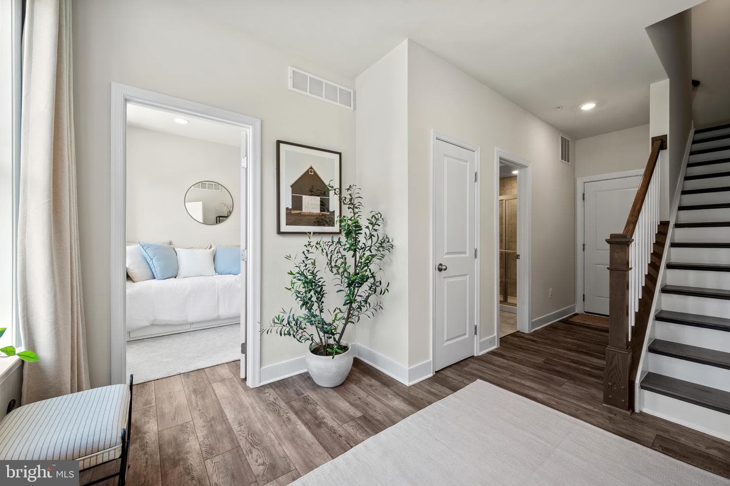 407 Armstrong Place photo 4