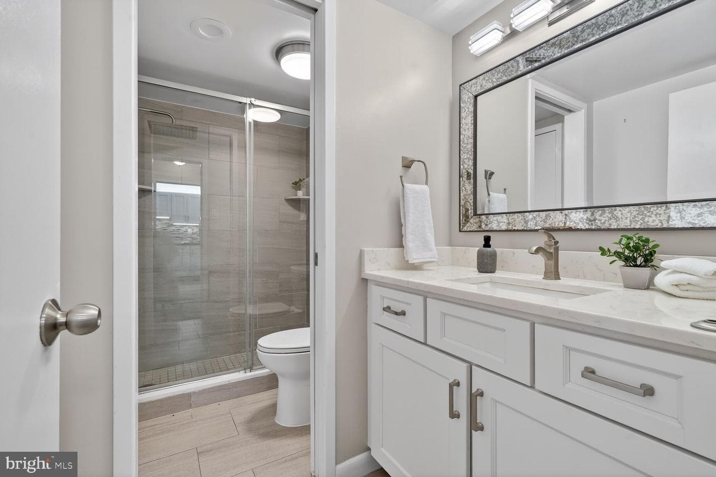 4515 Willard Avenue #1112s photo 10