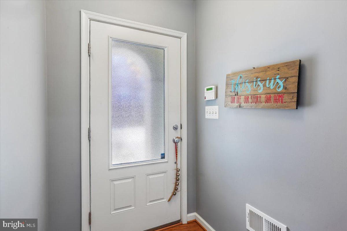 108 Samuel Manor Court photo 4