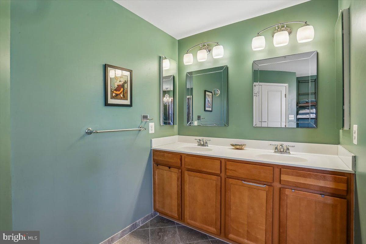 108 Samuel Manor Court photo 40