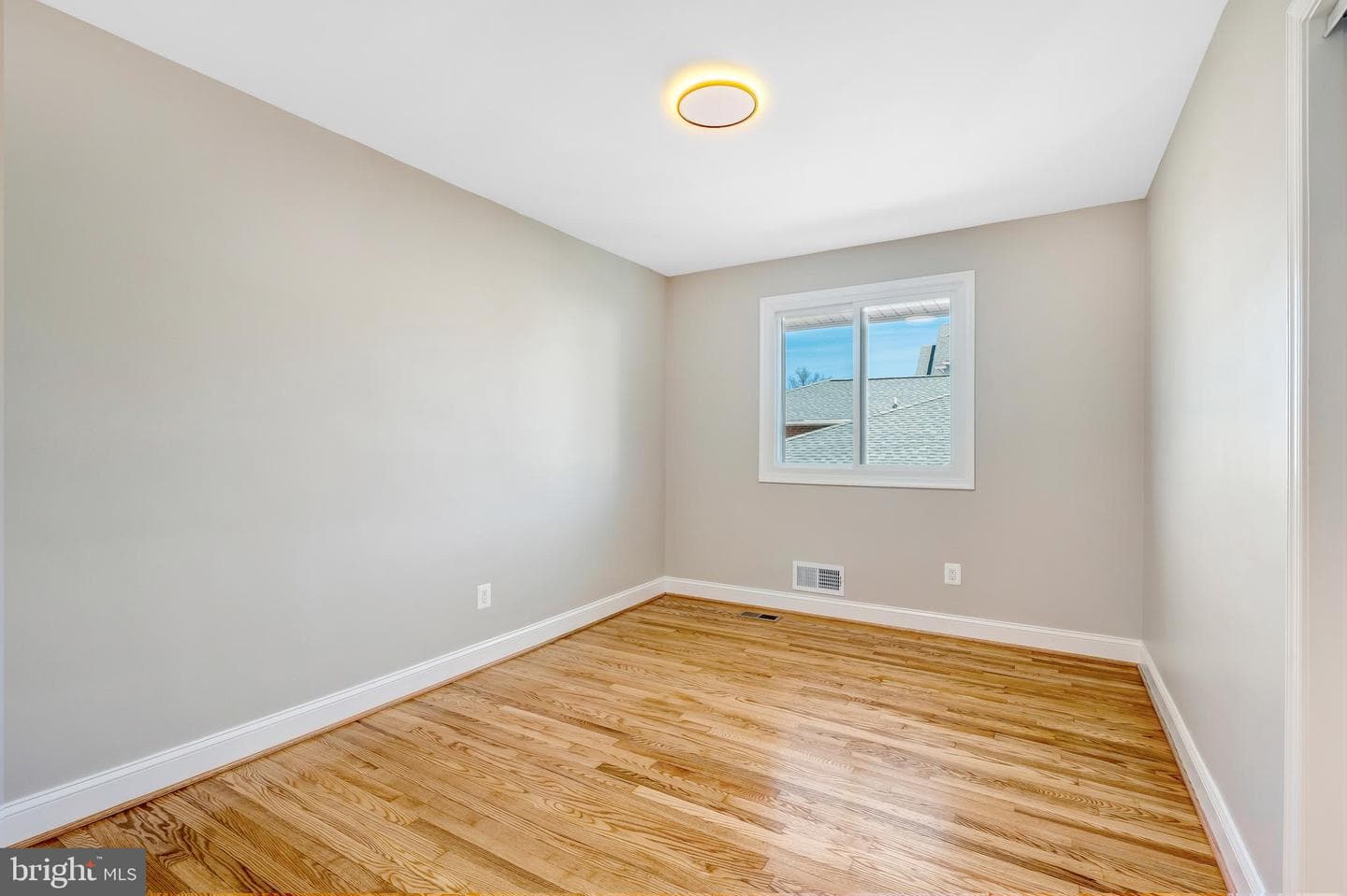 7703 Newmarket Drive photo 19