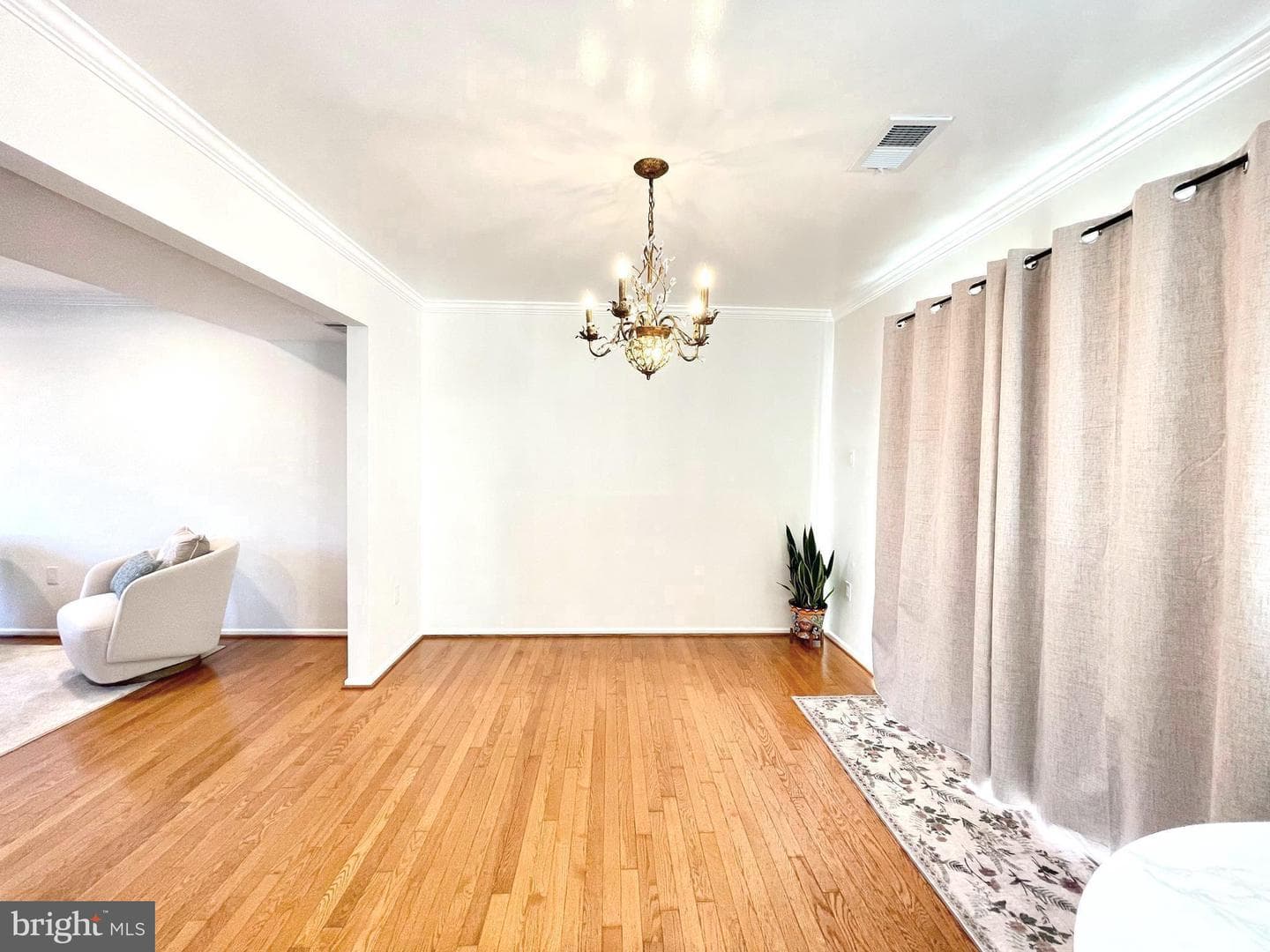 27 Chantilly Court photo 9