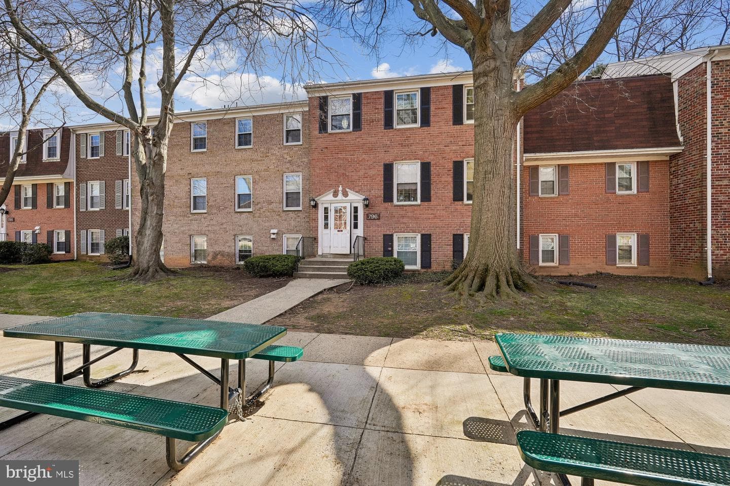 796 Quince Orchard Boulevard #201 photo 2