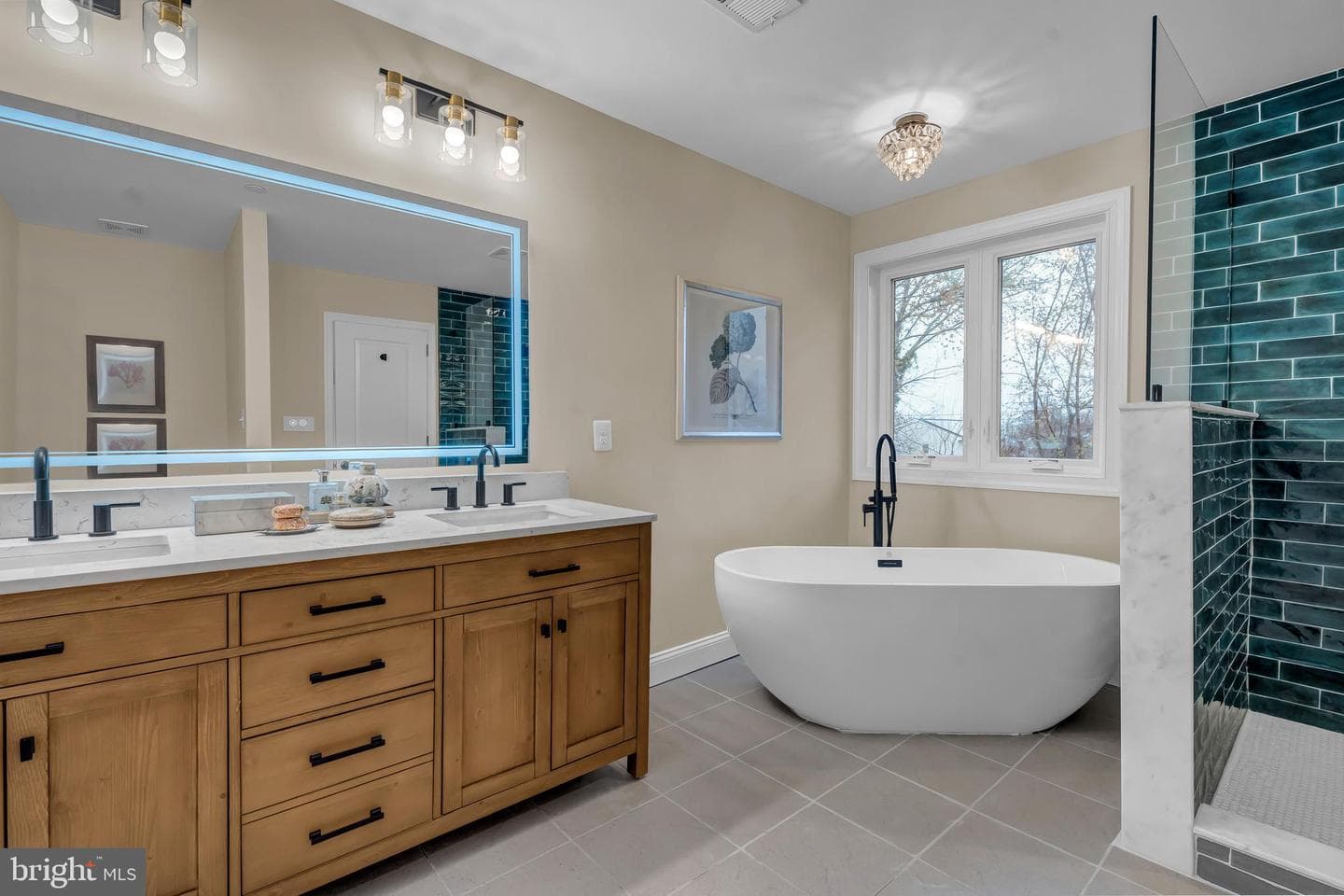 348 Howard Avenue photo 18