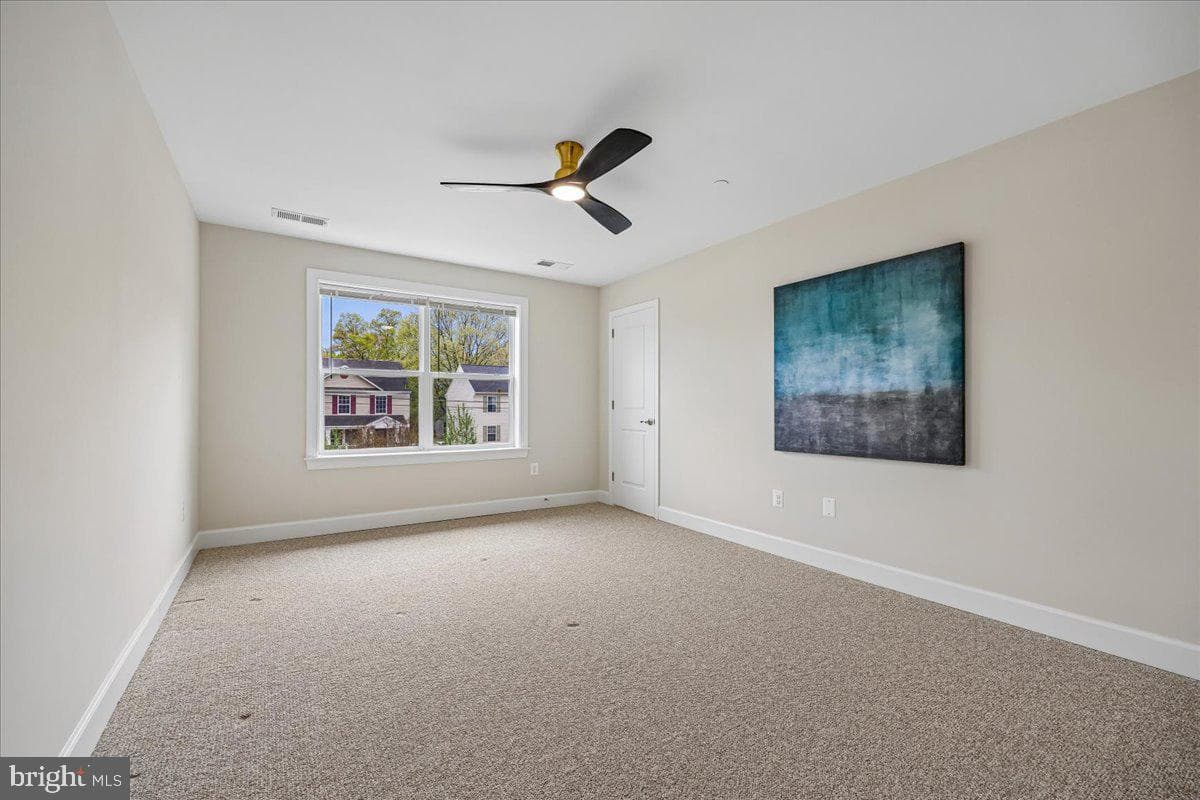 348 Howard Avenue photo 21