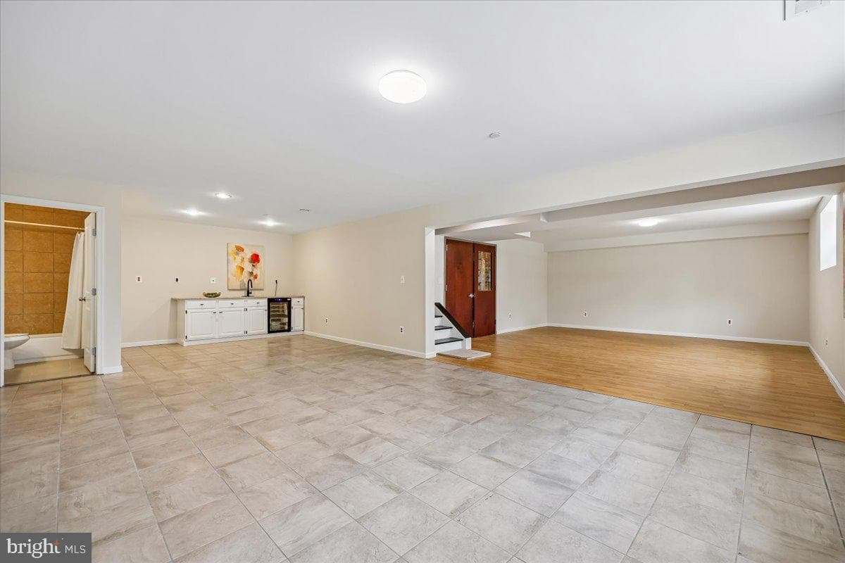 348 Howard Avenue photo 26