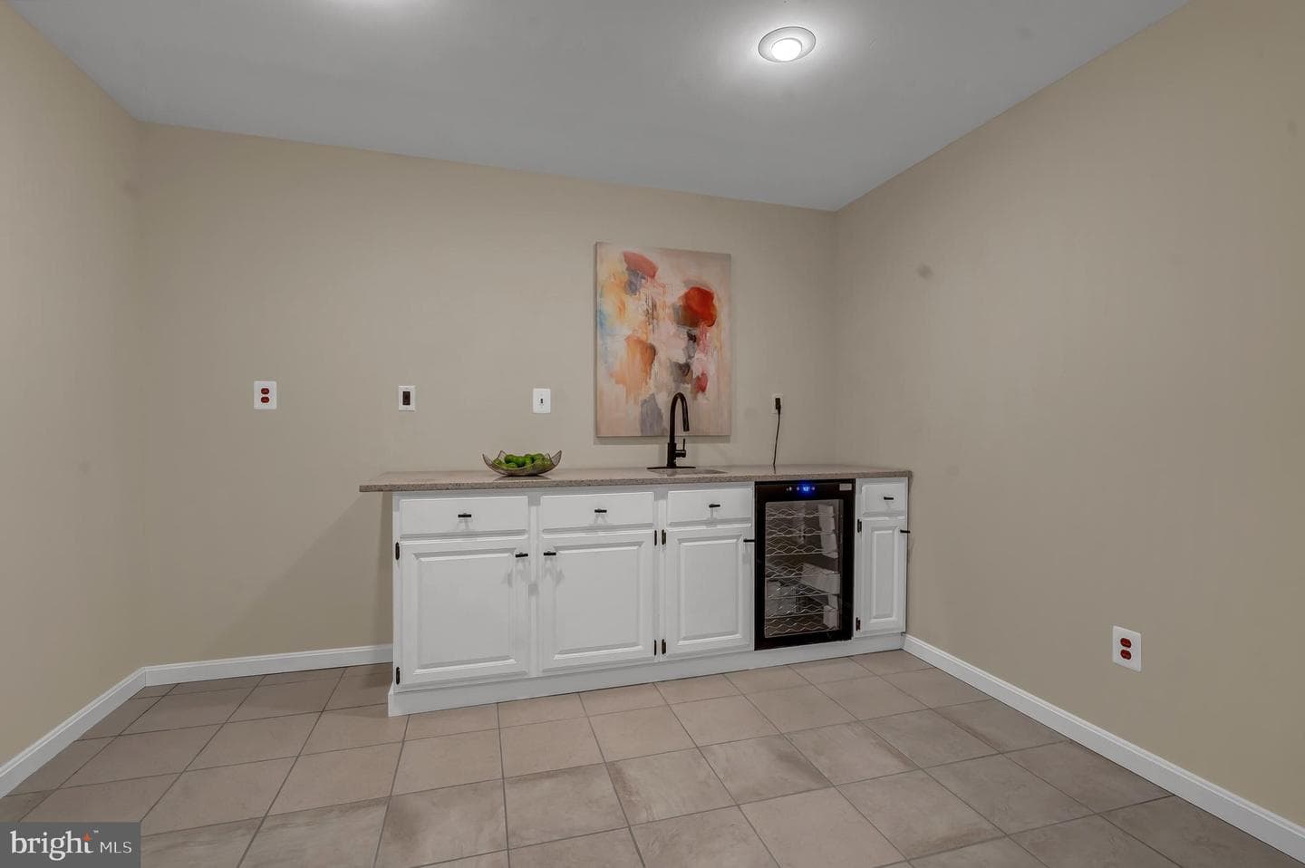 348 Howard Avenue photo 27