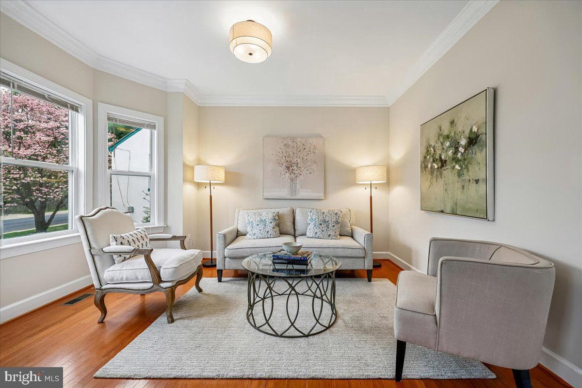 348 Howard Avenue photo 3