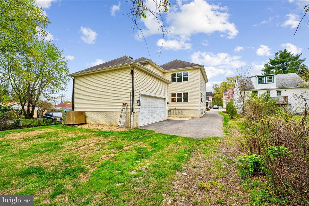 348 Howard Avenue photo 32