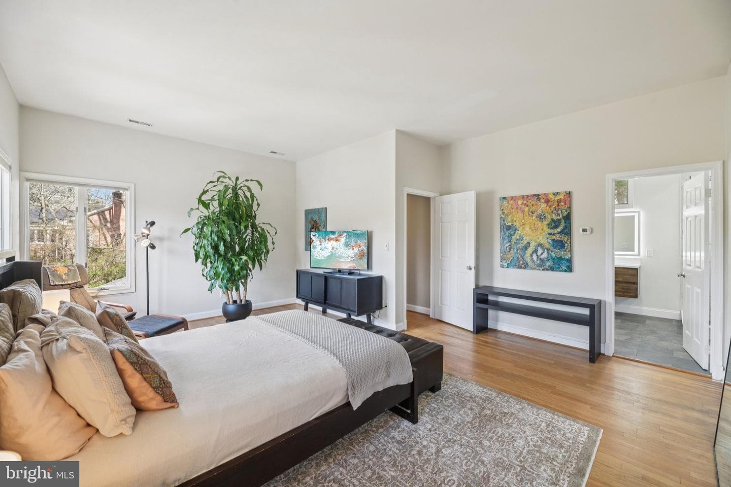 5625 Lamar photo 25