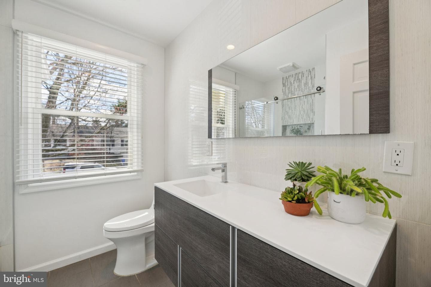 5625 Lamar photo 31