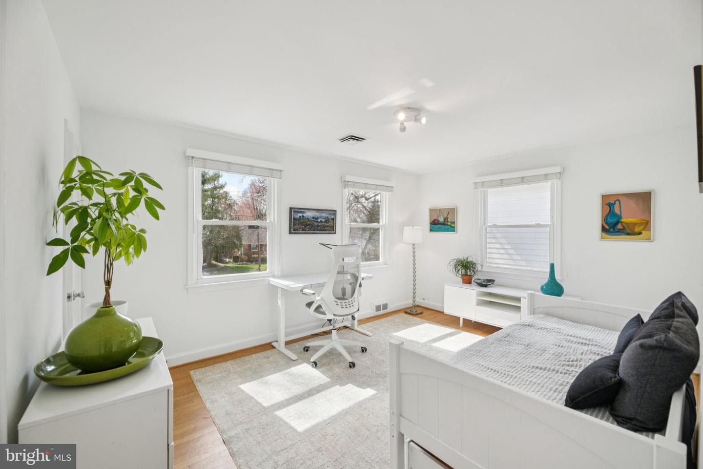 5625 Lamar photo 33