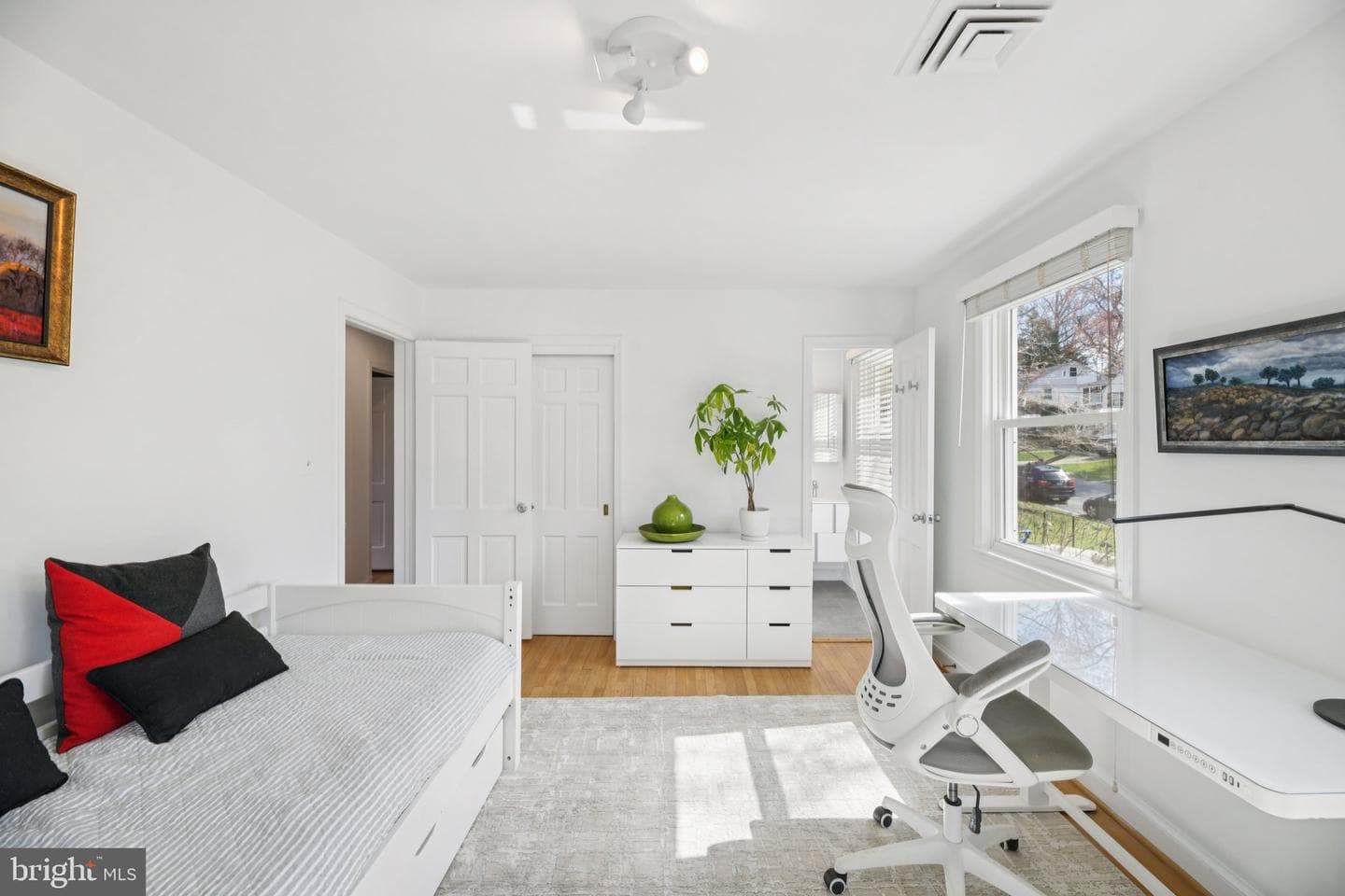 5625 Lamar photo 34
