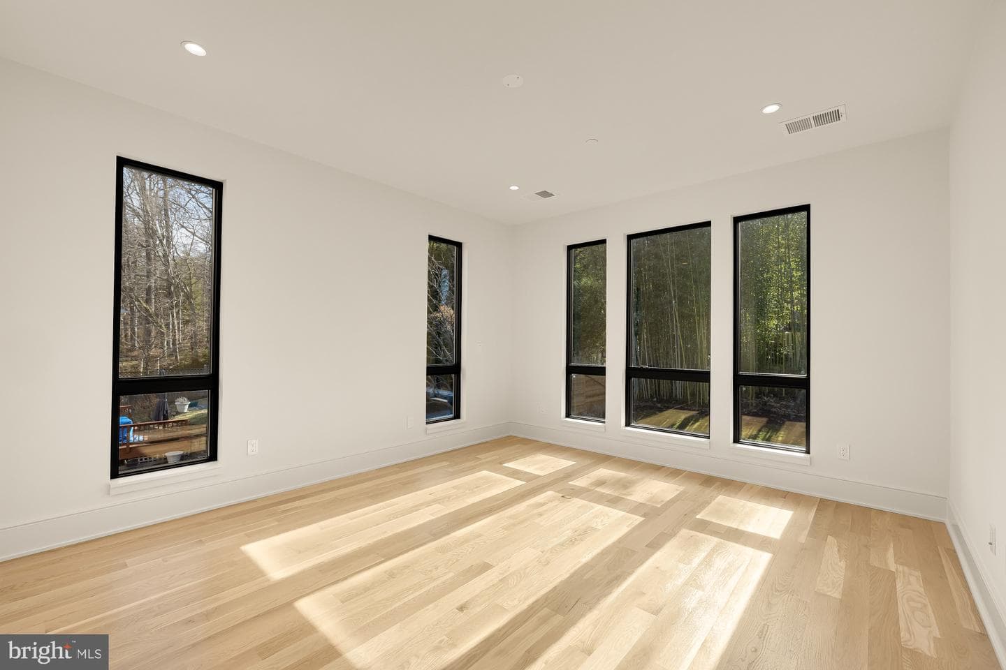 5828 Tanglewood Drive photo 32