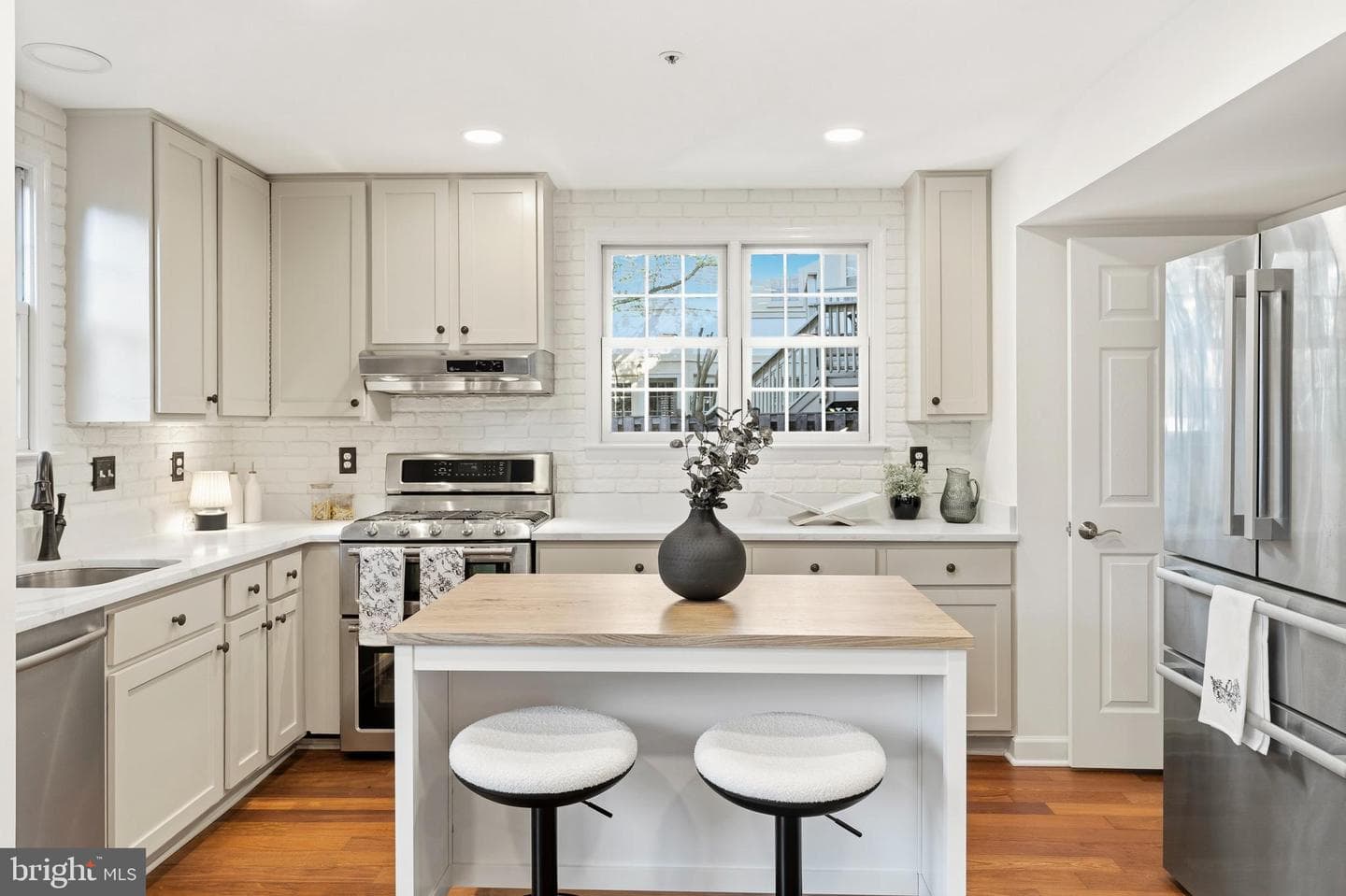 112 Kent Square Road photo 13