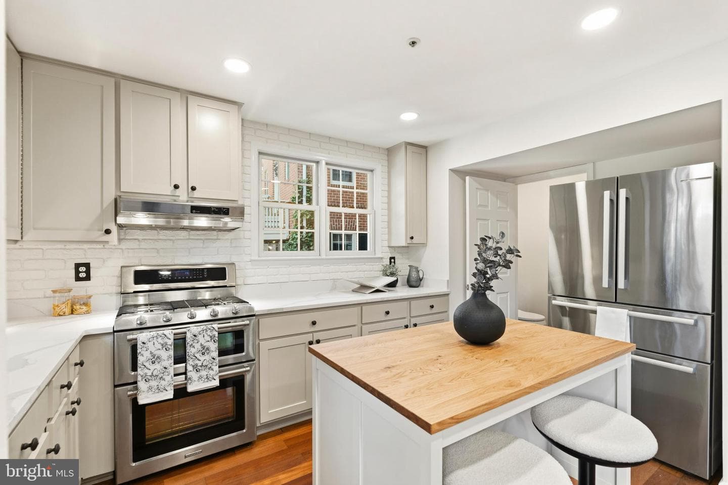 112 Kent Square Road photo 15
