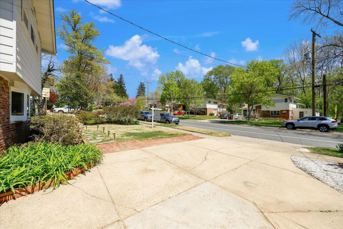 304 Twinbrook Parkway photo 36