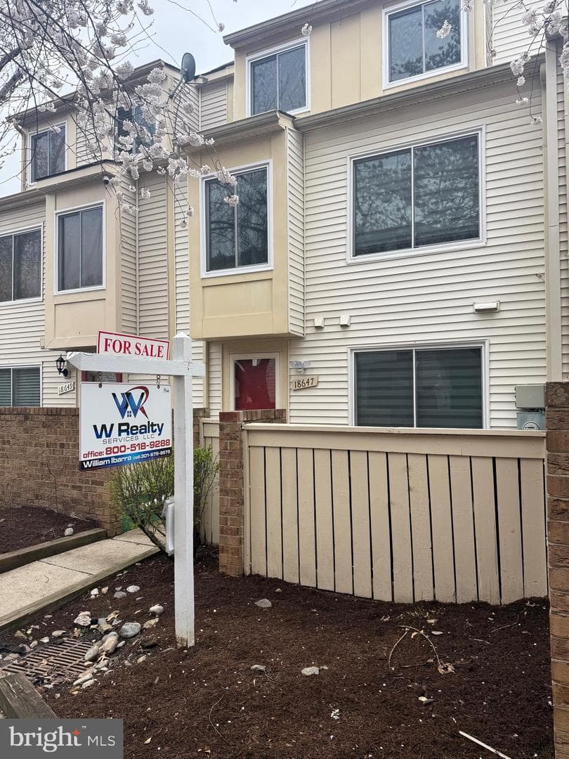 18647 Nathans Place photo 18