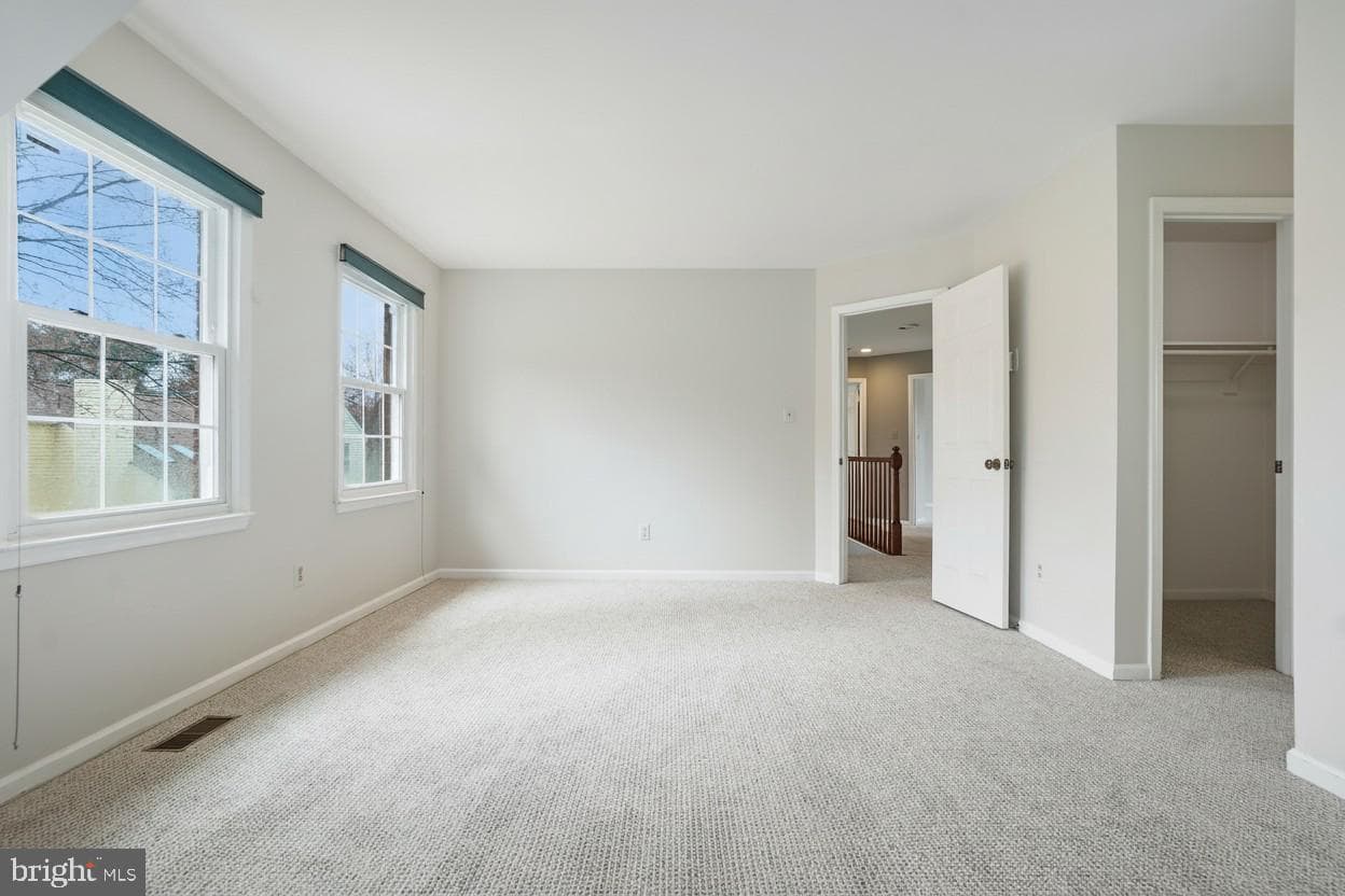 4 Leatherbark Court photo 28