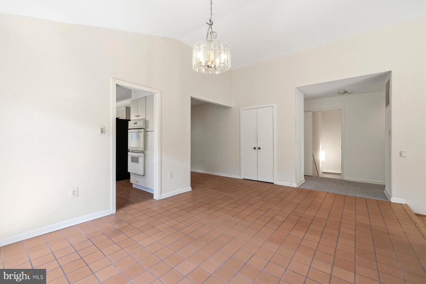 5205 Strathmore Avenue photo 11
