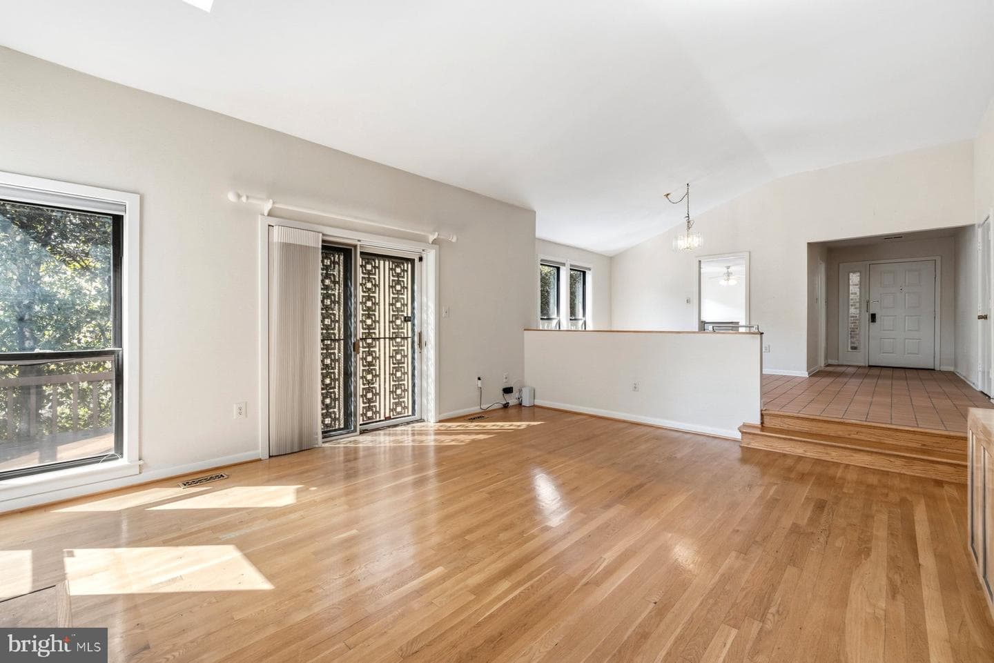 5205 Strathmore Avenue photo 20