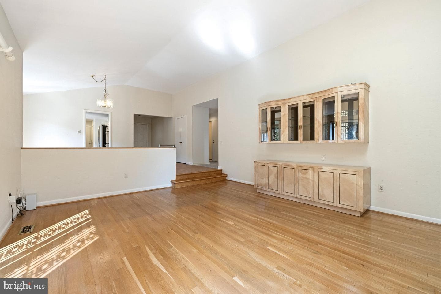 5205 Strathmore Avenue photo 21
