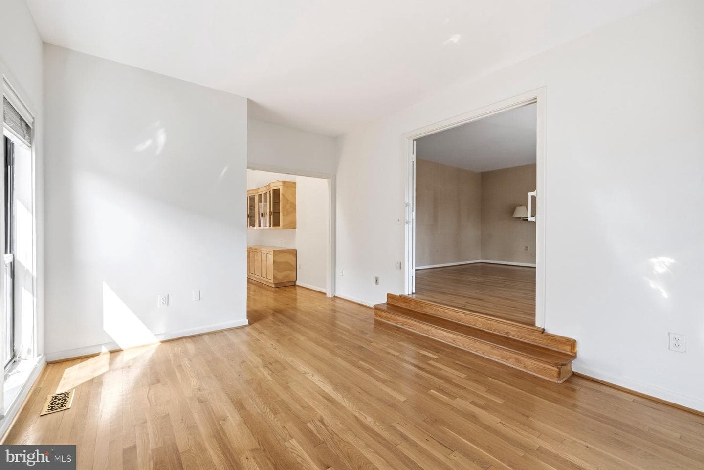 5205 Strathmore Avenue photo 23