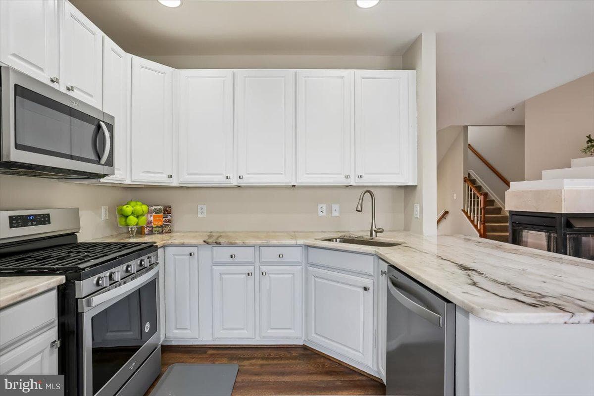 723 Main Street #723-B photo 10