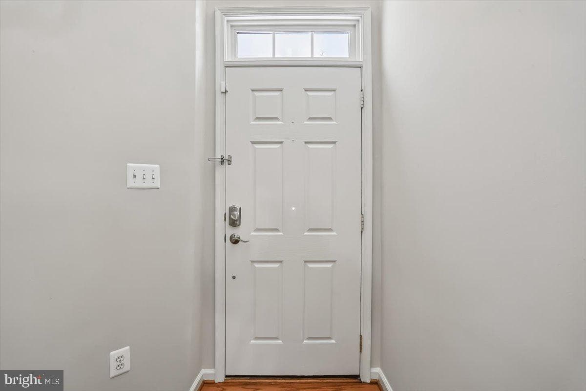 723 Main Street #723-B photo 4