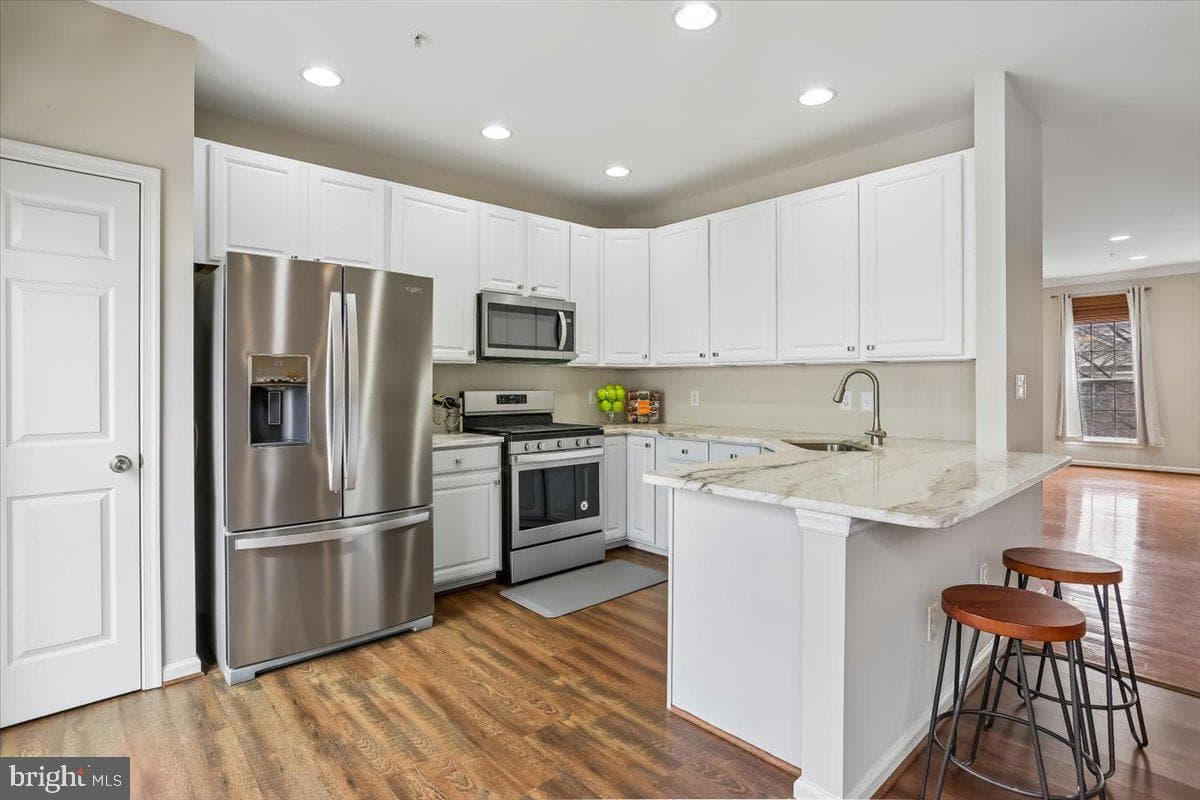 723 Main Street #723-B photo 9