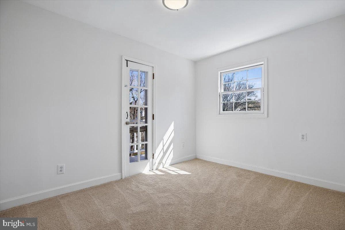 4714 Hunt Avenue photo 35