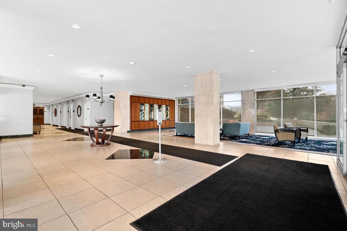 10401 Grosvenor Place #721 photo 30