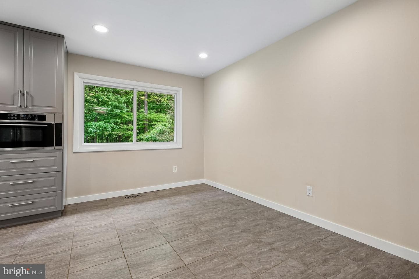 13714 Drake Drive photo 17