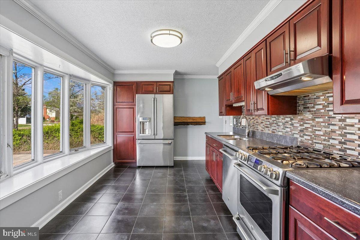 4423 Renn Street photo 14