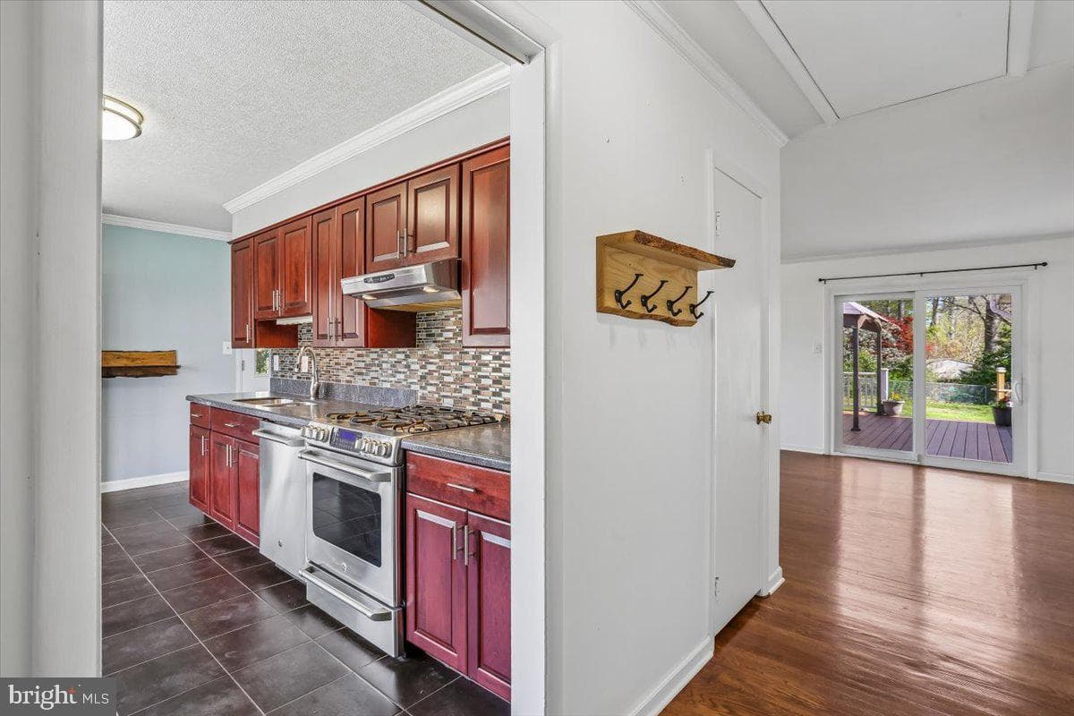 4423 Renn Street photo 17