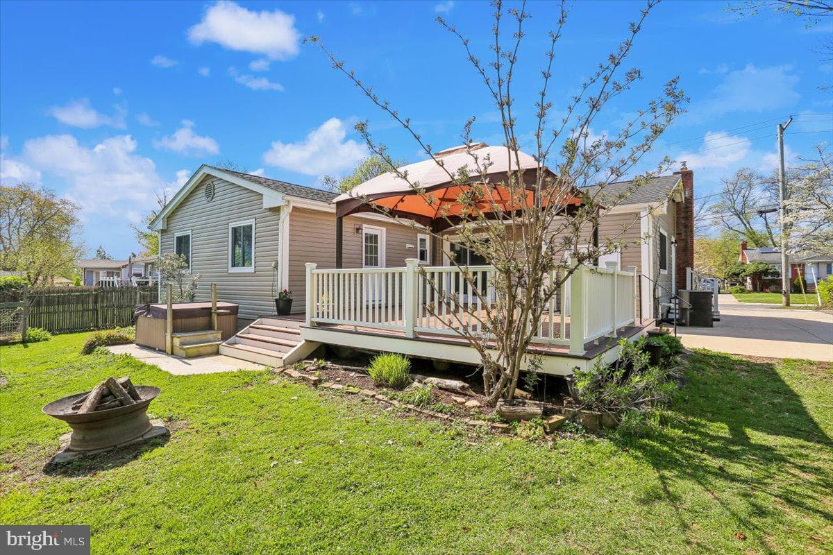 4423 Renn Street photo 2