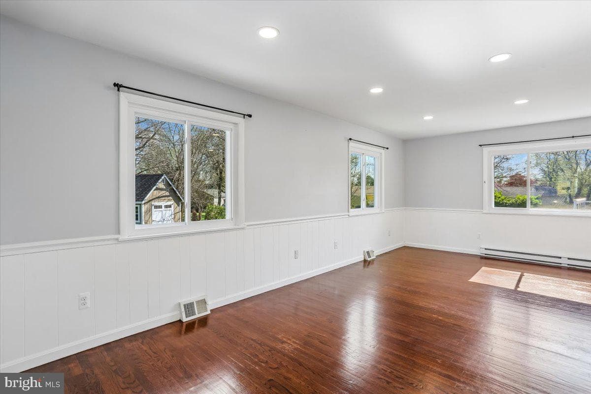 4423 Renn Street photo 31