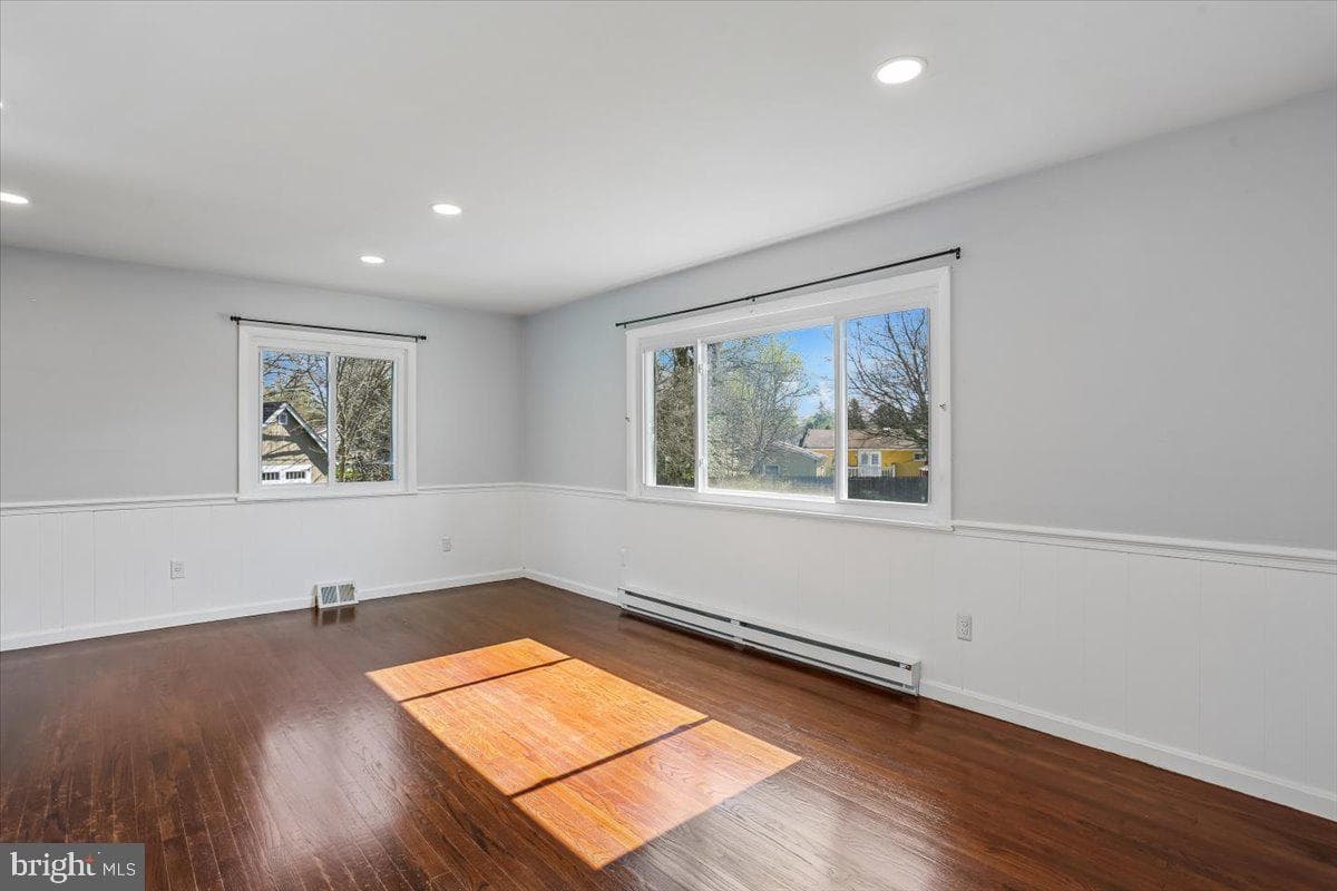 4423 Renn Street photo 32