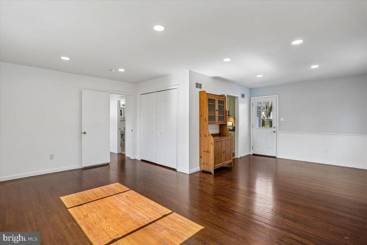 4423 Renn Street photo 36