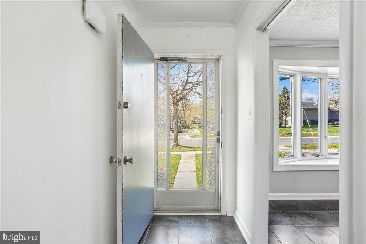 4423 Renn Street photo 4