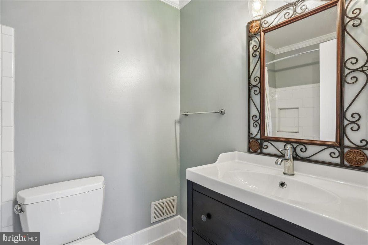 4423 Renn Street photo 45