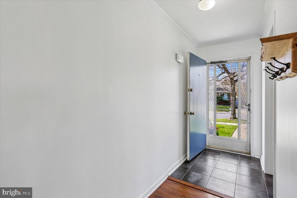 4423 Renn Street photo 5