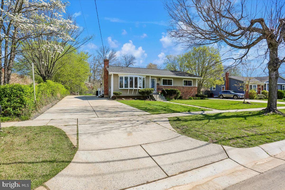 4423 Renn Street photo 79