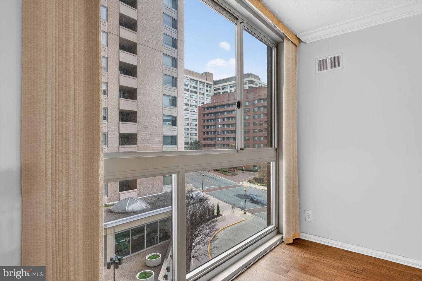 4601 N Park Avenue N #402-B photo 19