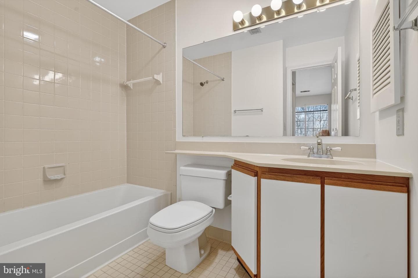 5715 Chapman Mill Drive #350 photo 10