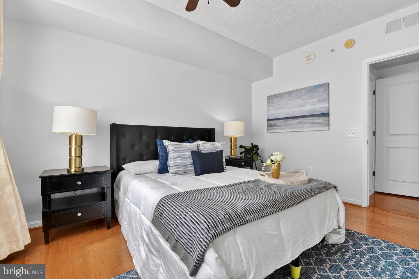 930 Wayne Avenue #1302 photo 27