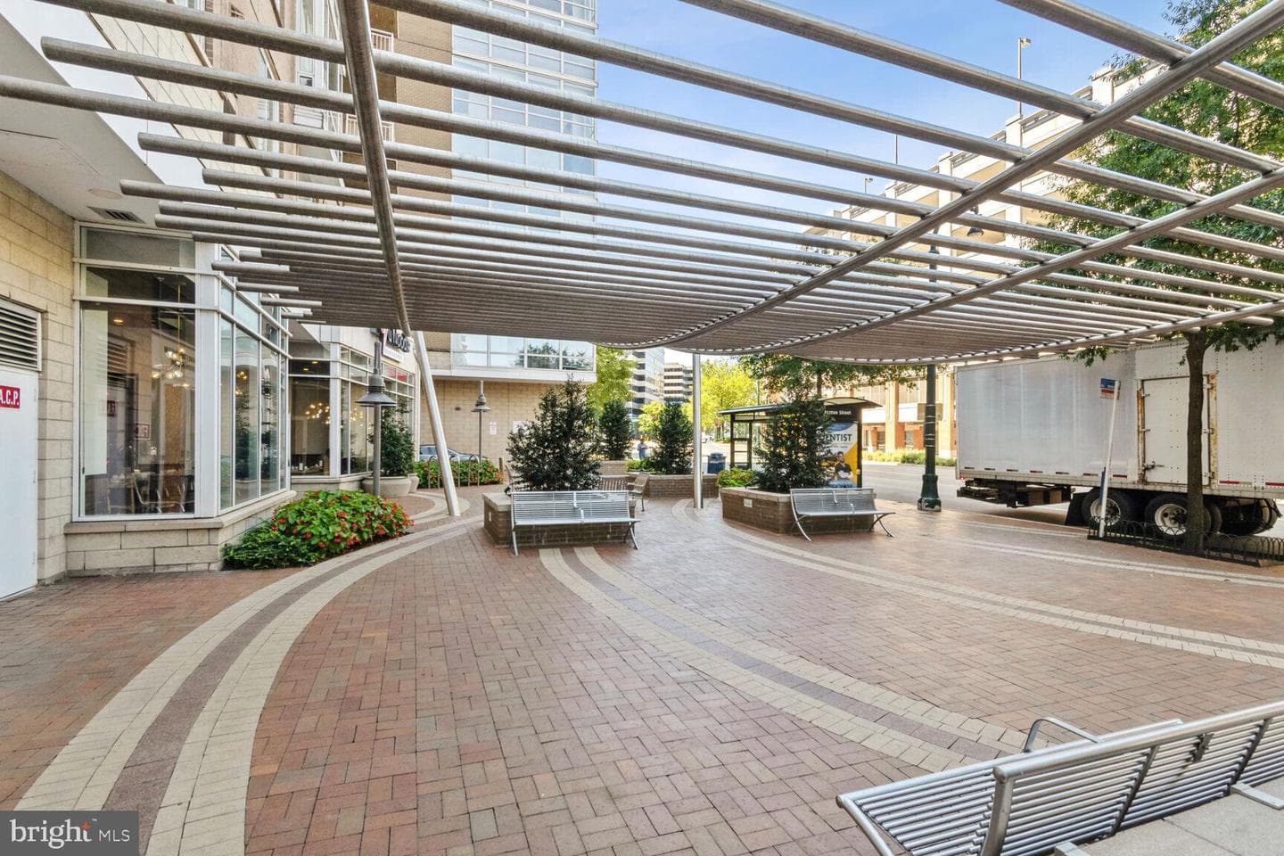 930 Wayne Avenue #1302 photo 3